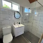 Refugio Com Jacuzzi E Vista Mar 게스트하우스 Estreito Da Calheta