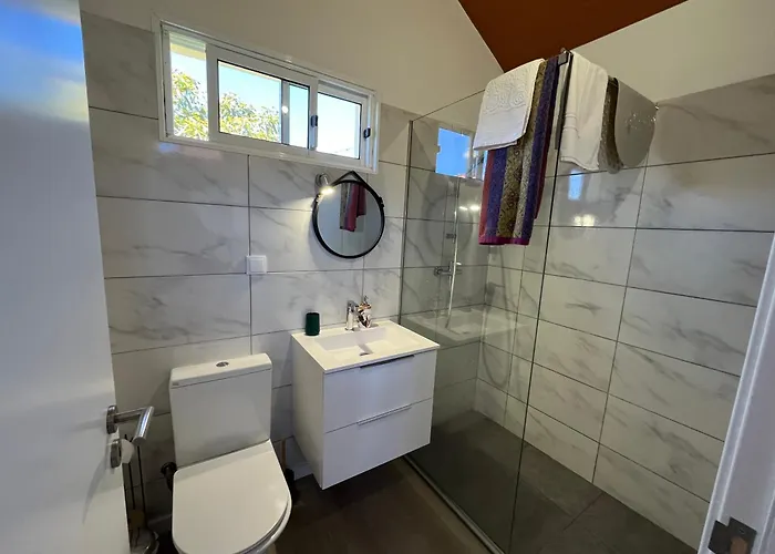 Pensionat Refugio Com Jacuzzi E Vista Mar Estreito Da Calheta